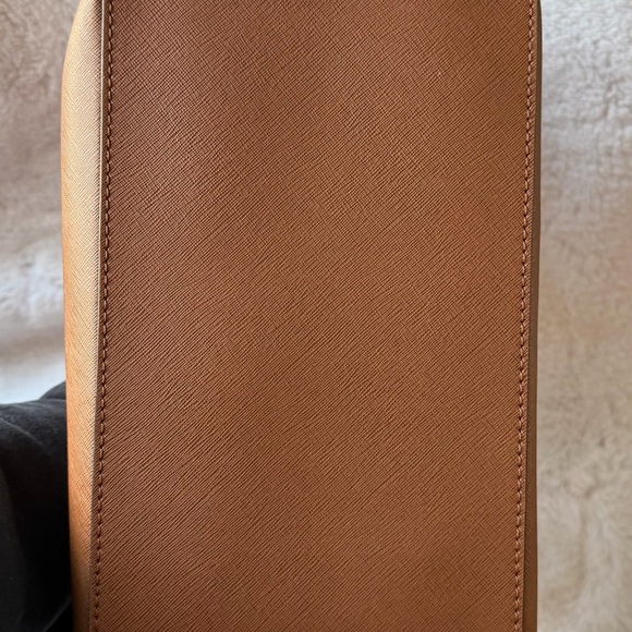 Michael Kors Jet Set Travel Large Saffiano Leather Tote – Luggage - Picture 3 of 6